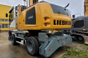 LH 40 M Industrial_Photo 2