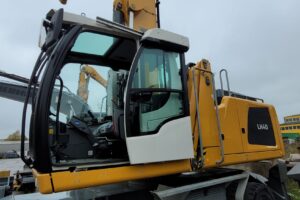 LH 40 M Industrial_Photo 3